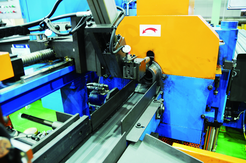 나이프 절단 사진